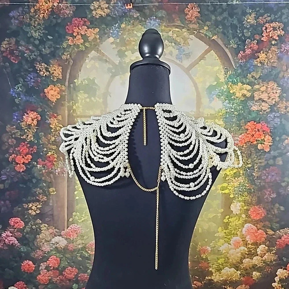 Bridal Pearl shoulder wrap - Picture 3 of 7